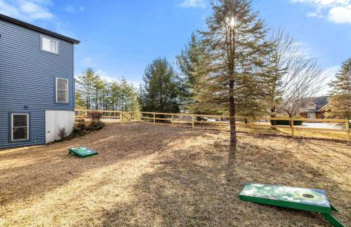 Bright Mountain Cabin with Game Room & Golf Course Views Near Hedgesville, West Virginia - Foto 76