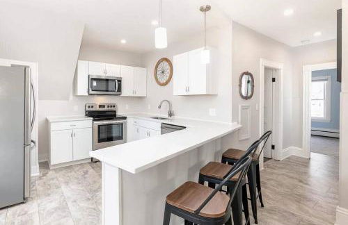 2-Unit House, big Lake Winnisquam views - Sleeps 13 - Foto 6