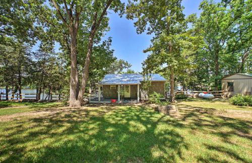 Waterfront Cottage in Fort Towson with 2 Decks! - Foto 17