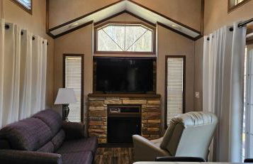 Tiny home with hammock loft BBQ and yard - Foto 8