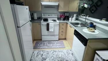 Cozy Downtown Condo Retreat with Space Needle View - Foto 5, stove, dishwasher, minibar