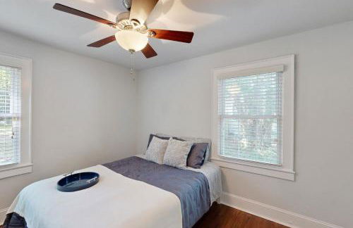 3 Mi to Dtwn Charlotte! Quiet Haven with Fenced Yard - Foto 28