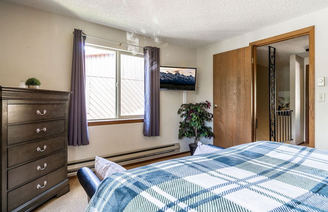 Huckleberry House - Photo 7