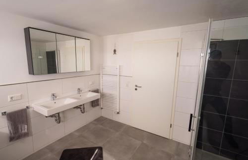 Wohlfühloase - Moderne Ferienwohnung mit großem eingezäuntem Garten in Alleinlage an Feld & Wald, Natur pur trifft auf Komfort, Wellness und gute Erholung - Foto 28