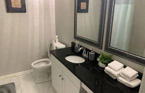 Luxury Pool with King beds Near Shops and Dining - Foto 61