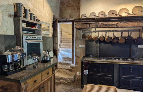 Prieuré du XVème restauré, jardin clos de 2000 m², piscine, cheminée, WiFi fibre, proche église - FR-1-653-219 - Foto 23