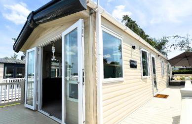 Haven Holiday Home at Kent Coast Allhallows - Photo 2