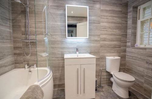 A Bright and Spacious Gem - Foto 9