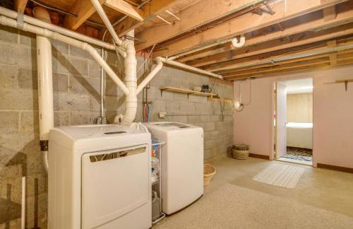 Charming Pymatuning Lake House Near Park and Beach - Photo 23