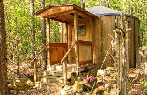 Enchanting Yurt Rental for a Romantic Getaway in North Carolina - Photo 1