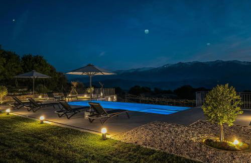 Villa Recluso-3 bd luxury country villa, huge heated pool with hydromassage, individual bbq & large yard, mountain view - Photo 14