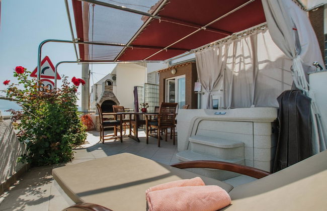 Modern Apartment in Arbanija with Hot Tub - Foto 31