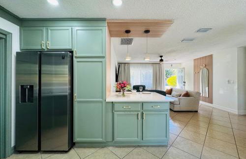 Tropical escape Pool Garden & Patio Near Tampa - Foto 17