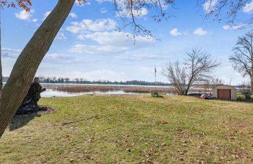 Cozy Lakefront Studio On Long Lake! Home by RedAwning - Foto 60