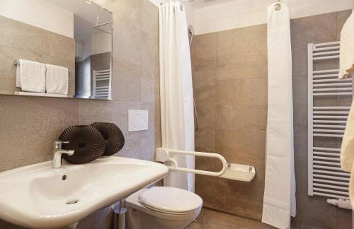 Chalet Tyrolian Apartments - by Familiaris - Pools 500 meters - Foto 48