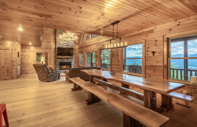 Luxury 4200 Sqft Log Cabin on 50 Acres Sleeps 16 - Foto 6