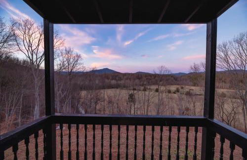 Hilltop Hideaway - Pool - Jacuzzi - Ping Pong - 12 guests - Fireplace - Mountain Views - Pets are allowed by request - Foto 22