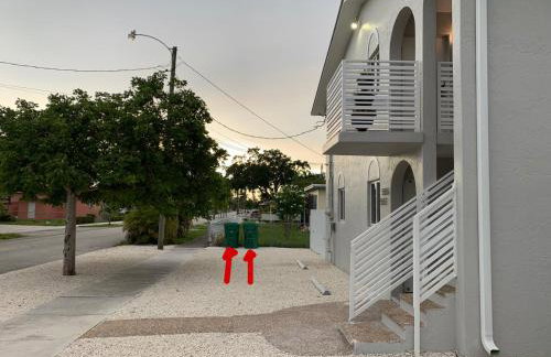 Stylish 2 Bedrooms Apartment by Miami Airport - Photo 13