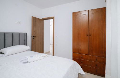 Irene Villa with Hot Tub, by Estia - Foto 19