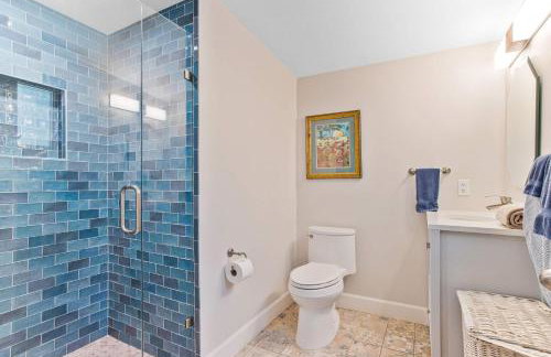 Modern Cabin Retreat with Swim Spa Hot Tub and Air Conditioning - Foto 28