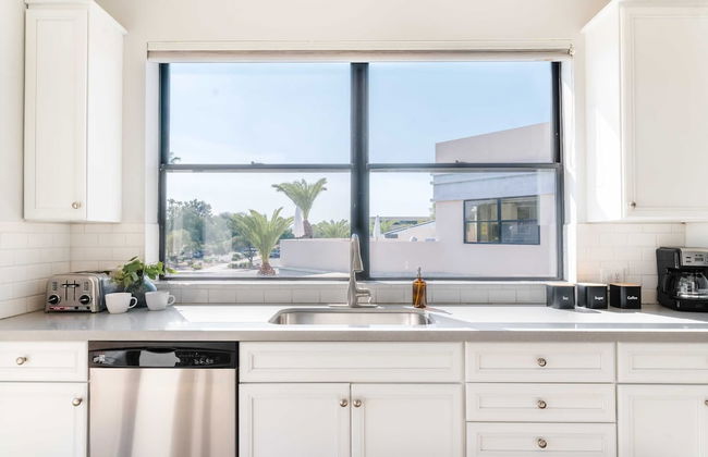 Ivory II By Avantstay Gorgeous Spacious Home w/ Views Close To Old Town - Photo 18