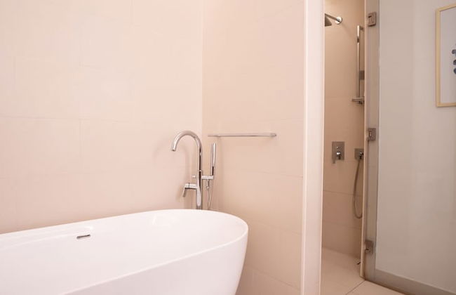 Aya - Awe-inspiring 2BR in City Walk with Balcony - Photo 27