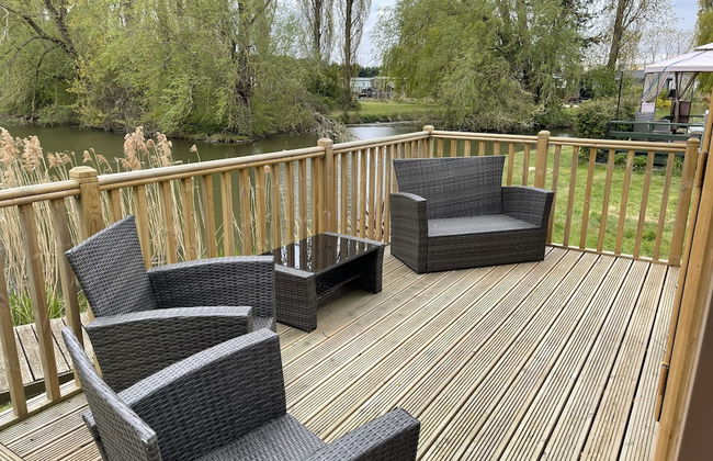 Beautiful and Tranquil Lakeside Lodge - Sleeps 5 - Foto 17