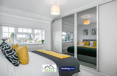 Three Bedroom House By Vesta Serviced Accommodation & Short Lets Borehamwood With Free WiFi & Free Parking - Foto 22