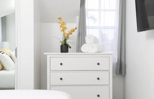 3 Bedroom 2 Bath House with Parking - 10 Guests - Foto 21