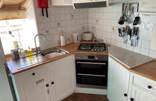 Dolphin Cottage Lyme Regis - Photo 11