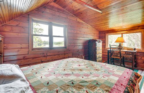 Dock, Fire Pit Historic Lakefront Cabin in Mercer - Foto 15