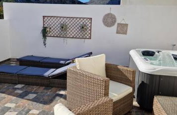 Stergios Suite with Private Jacuzzi - Photo 31