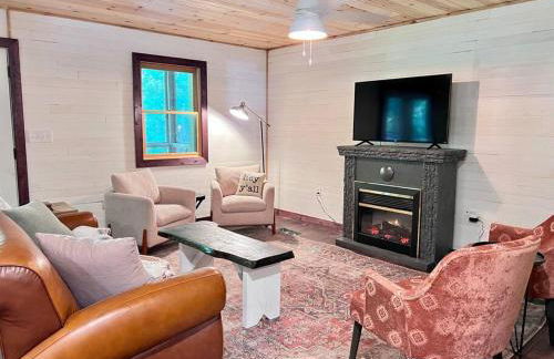 Close to Lake Blue Ridge, Hot Tub, Swing Beds - Foto 13