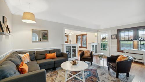 Exclusive Ottawa Hills Private Home, Garage, WD, Gourmet Equipped kitchen, Netflix - Foto 2