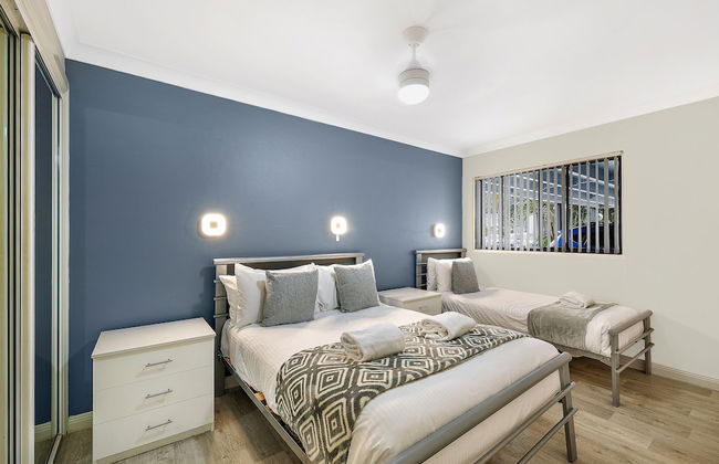 Smugglers on the Beach - Foto 34