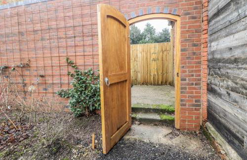 Courtyard View - Photo 33