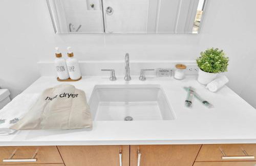 Tropical Oasis With heated pool 10 mins airport & 5 mins Beach - Foto 40