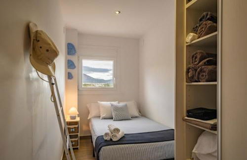 Apartamento con terraza, vistas playa y montaña - Foto 16