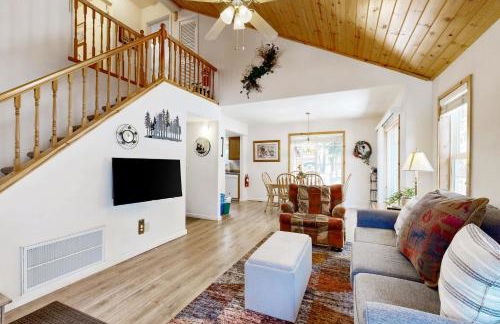 Little Pinecone Retreat - Photo 16