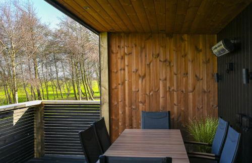 Staining Luxury Lodges - Photo 19