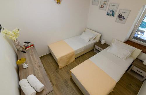 Kameni dvori - Photo 26