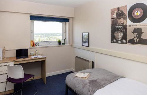 John Lester and Eddie Colman Courts in Salford - Foto 20