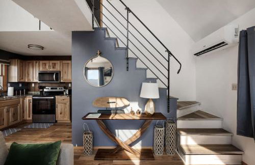 Cozy cabin w hot tub fire pit & ski access - Foto 12