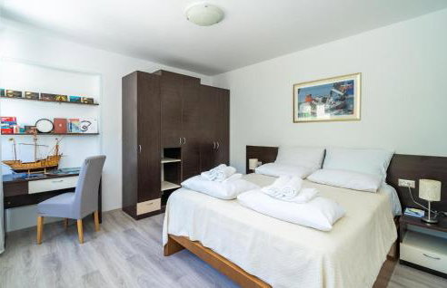 1 Bedroom Nice Apartment In Mokosica - Foto 23