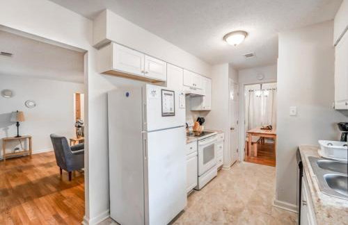 Near Parks & Shopping- Hickory Ridge Hideaway - Foto 5