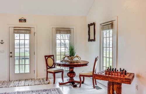 Walk to Lake Chicot Cottage with Yard and Views! - Foto 8