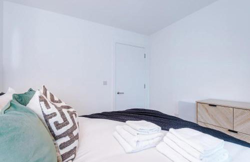 Modern 2BR Apartment w Secure Parking Salford - Foto 27