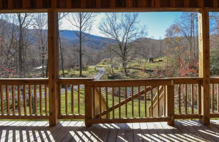 Charming Blue Ridge Cabin Private Pond and Waterfall Deer Haven by AvantStay - Foto 52