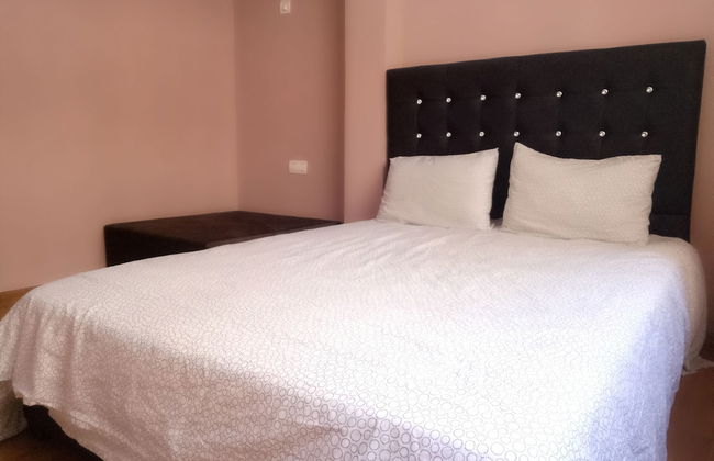 Apartment With Terrace - Photo 6