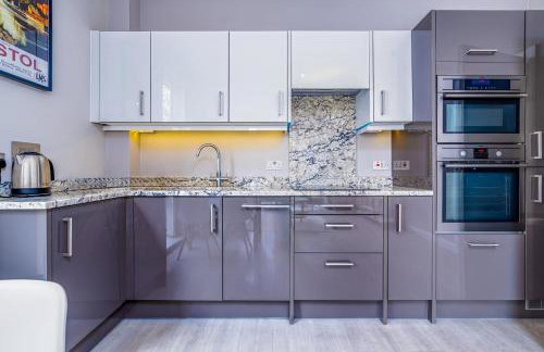 Garden View Serviced Flat by Castle Park, Lift - Foto 10